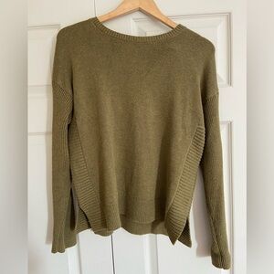 TAHARI SWEATER